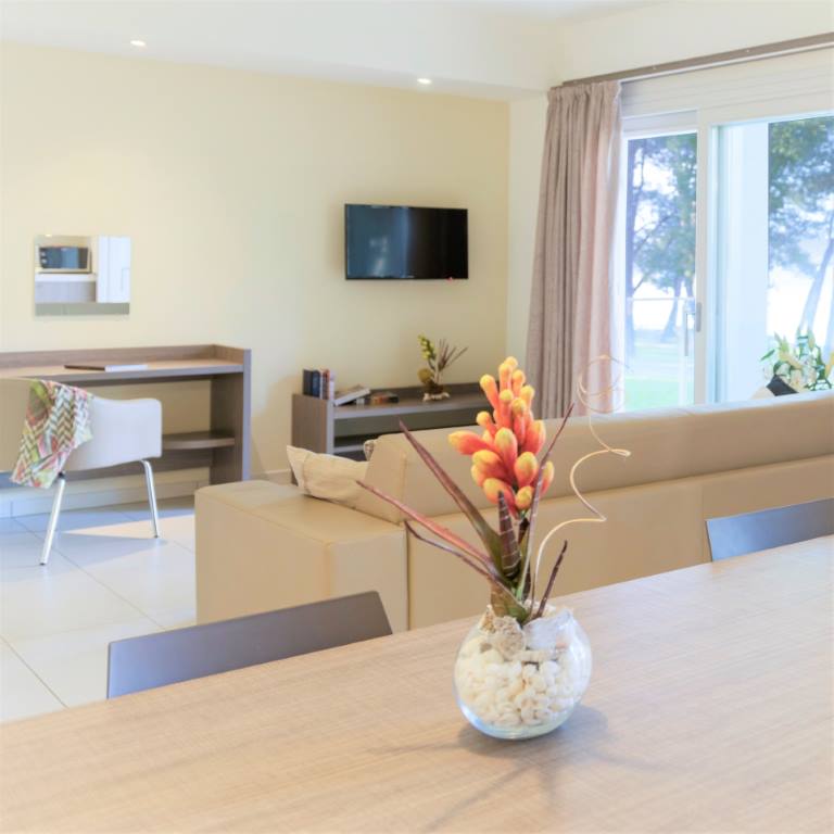 DIEHOLIDAYBUCHT-ApartmentRoyal02